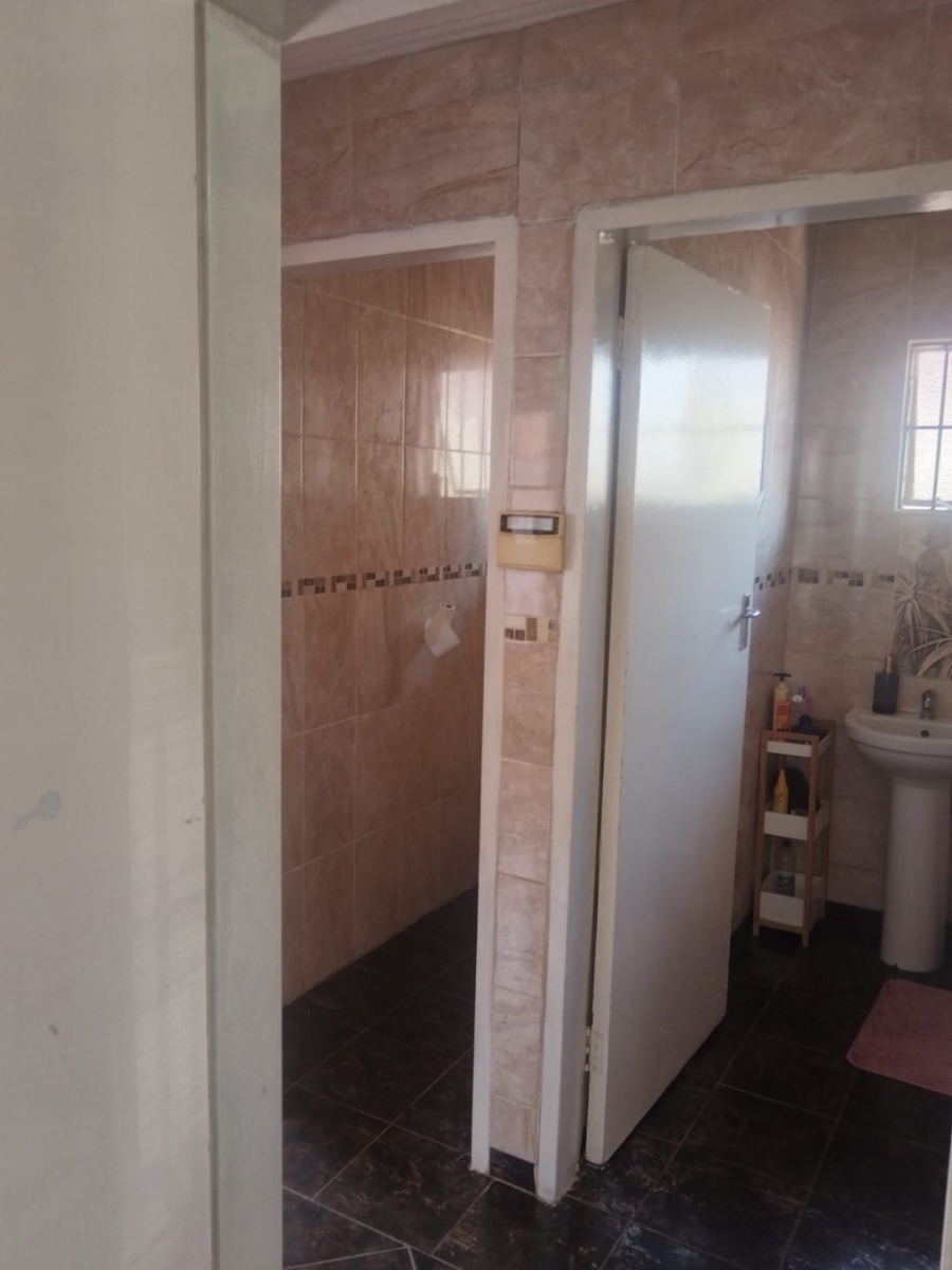 To Let 3 Bedroom Property for Rent in Lebanon North West